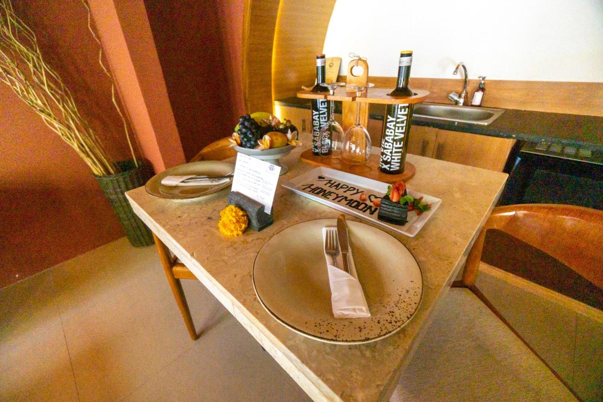 Seminyak Sanctuary Villa By Ini Vie Hospitality Legian Eksteriør bilde
